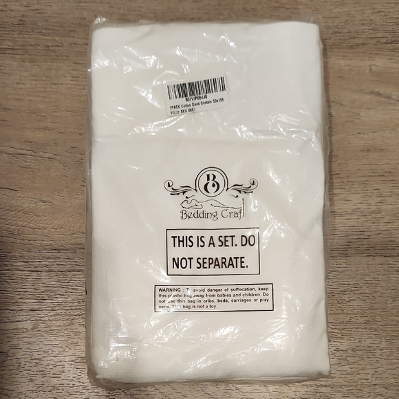 Elegant White Cotton Curtains Set - Picture 2 of 4